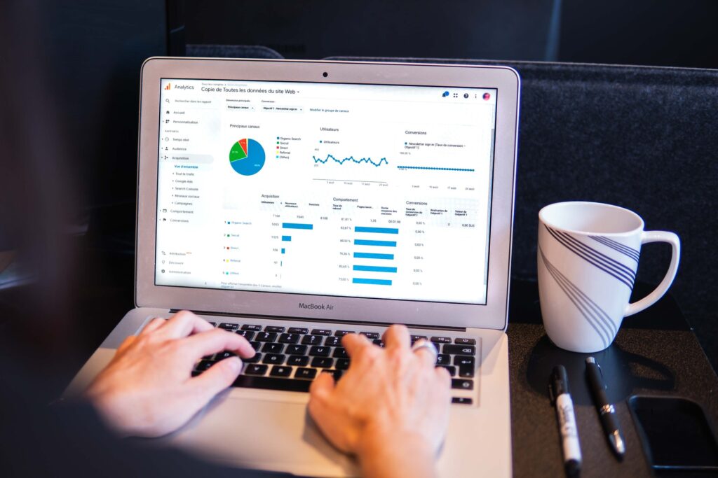 Pourquoi les sites web gardent la trace de votre navigation ?
