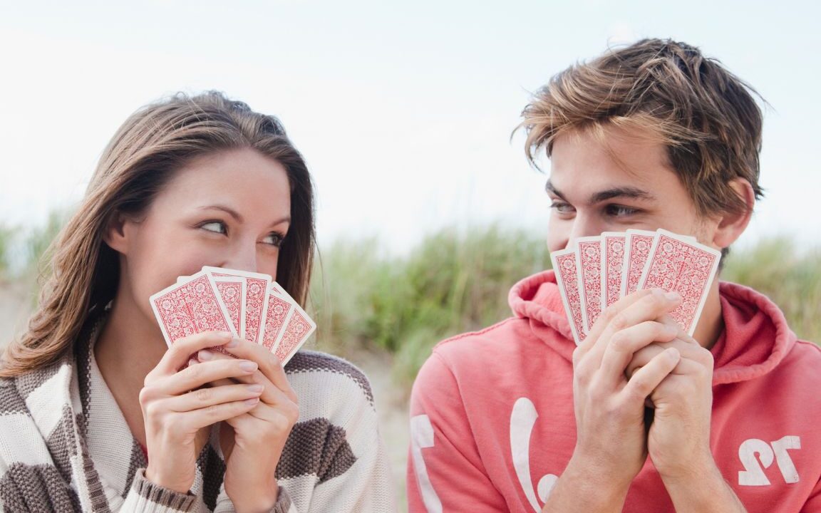 Quels sont les meilleurs jeux de cartes pour jouer en couple ?