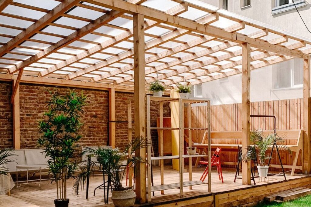 À quoi faut-il penser avant de construire sa propre pergola en bois ?