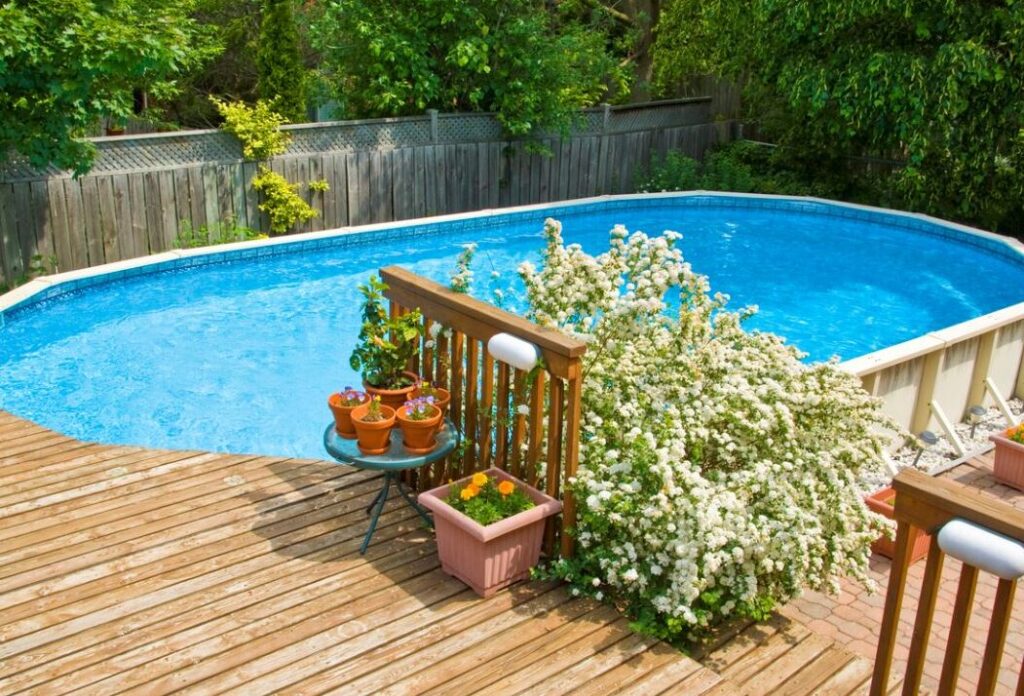 Comment choisir des plantes de décoration pour un espace piscine extérieur ?