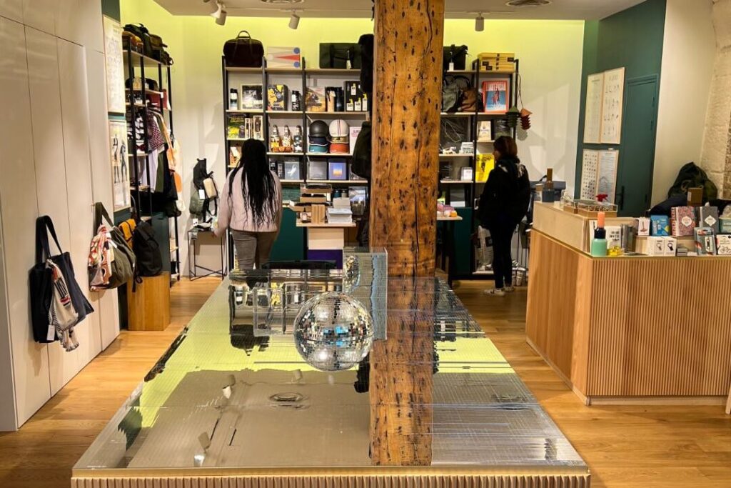 Trouver la boutique cadeau idéale à Paris : nos secrets shopping
