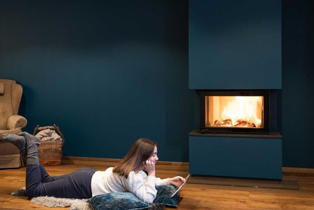 Cheminée moderne: comment choisir le style parfait pour votre salon ?