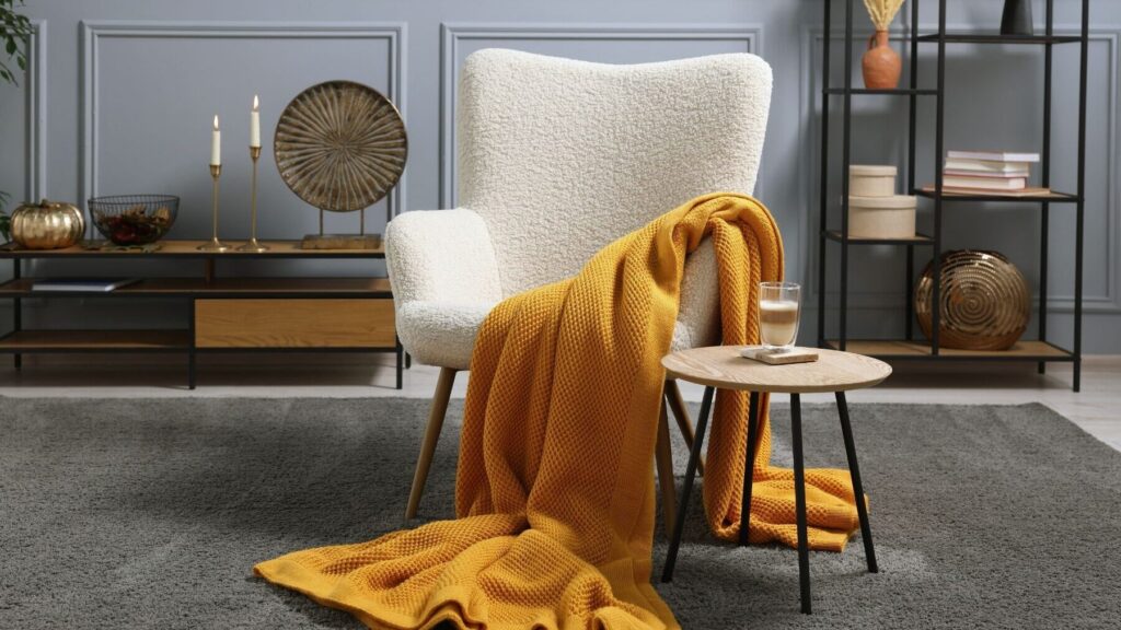 Comment choisir le parfait fauteuil scandinave vintage pour votre salon ?