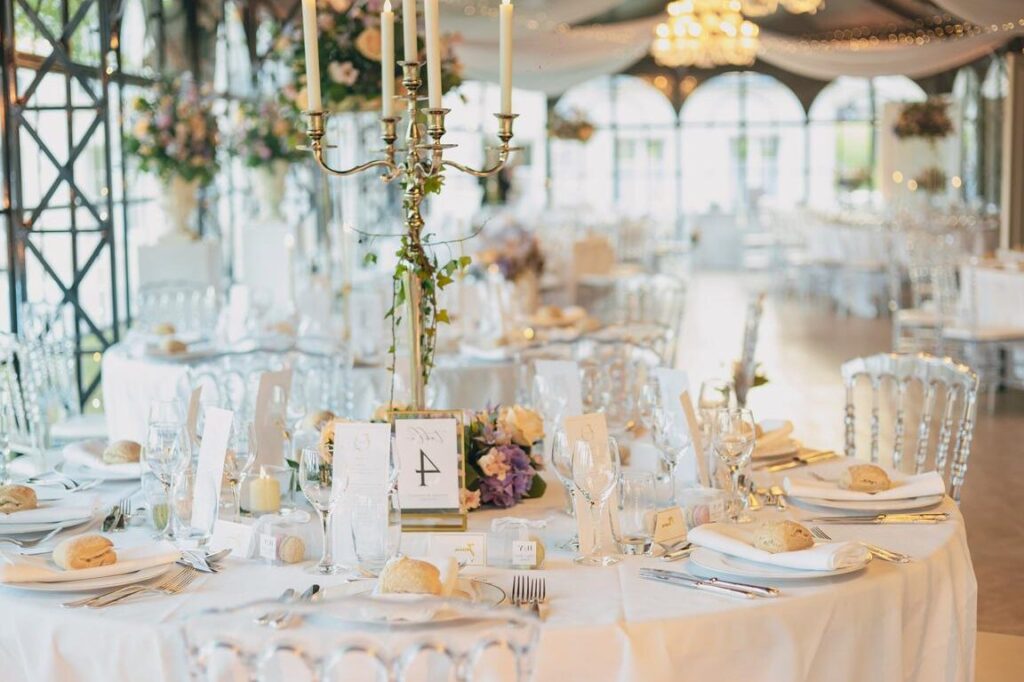 Comment choisir la décoration parfaite pour la salle de votre mariage ?
