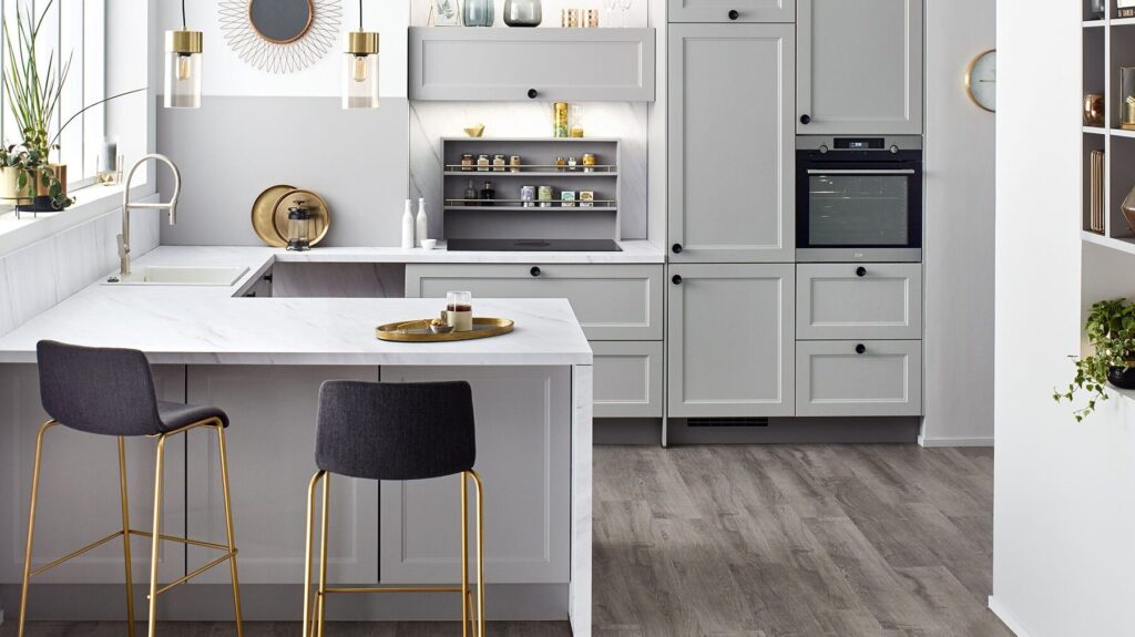 Aménager une cuisine en U avec bar : comment optimiser l’espace ?
