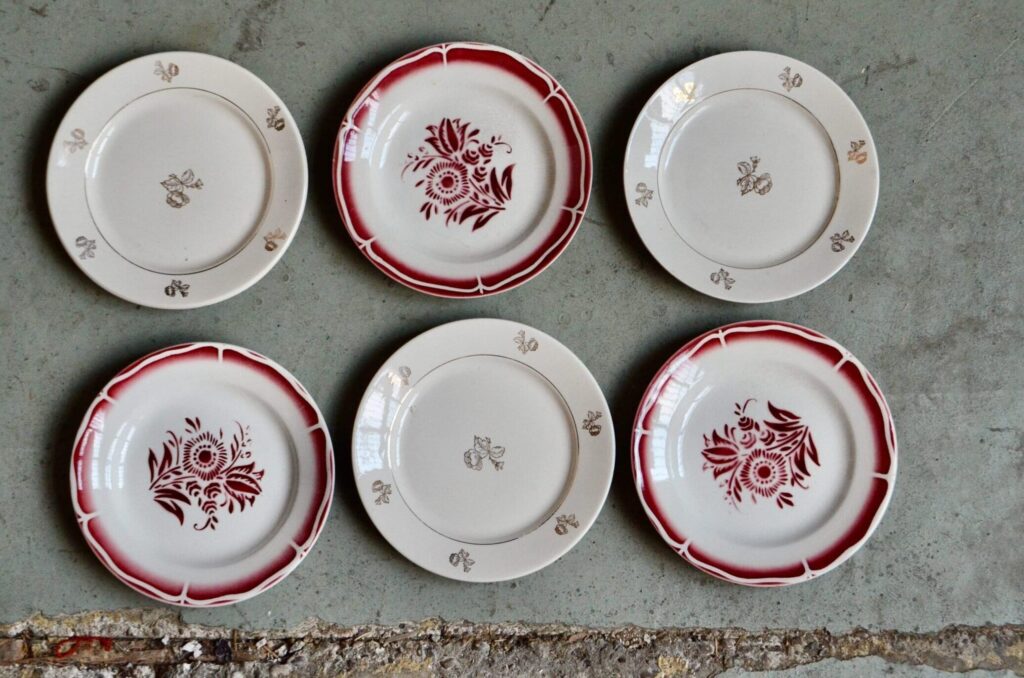 Comment évaluer la valeur de vos assiettes anciennes ?