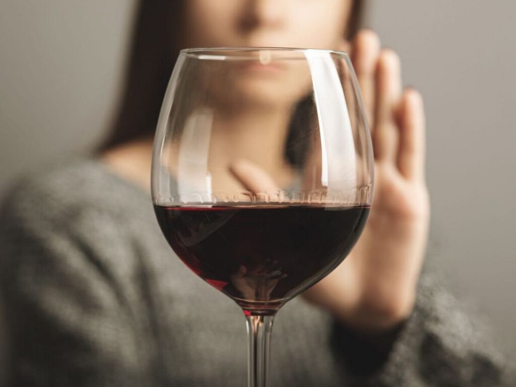 Sevrage alcoolique : 4 mois sans alcool, quels bienfaits ? Témoignages et retours d’expérience