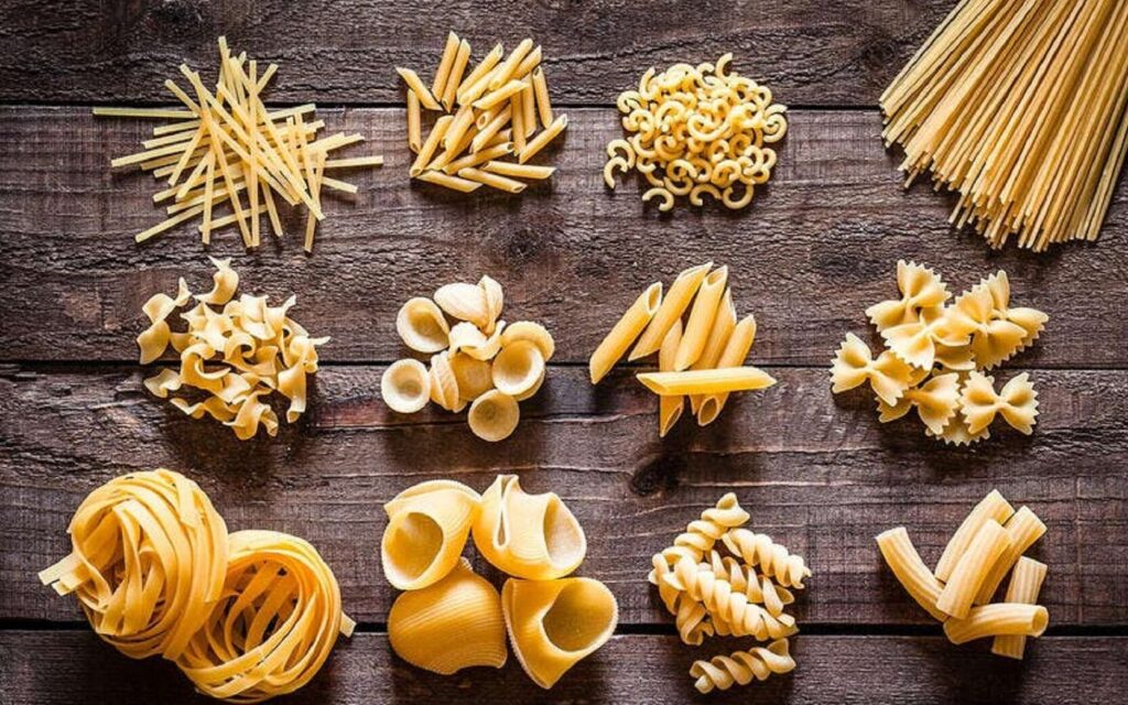 L’histoire des spaghettis : origine et évolution d’un plat emblématique
