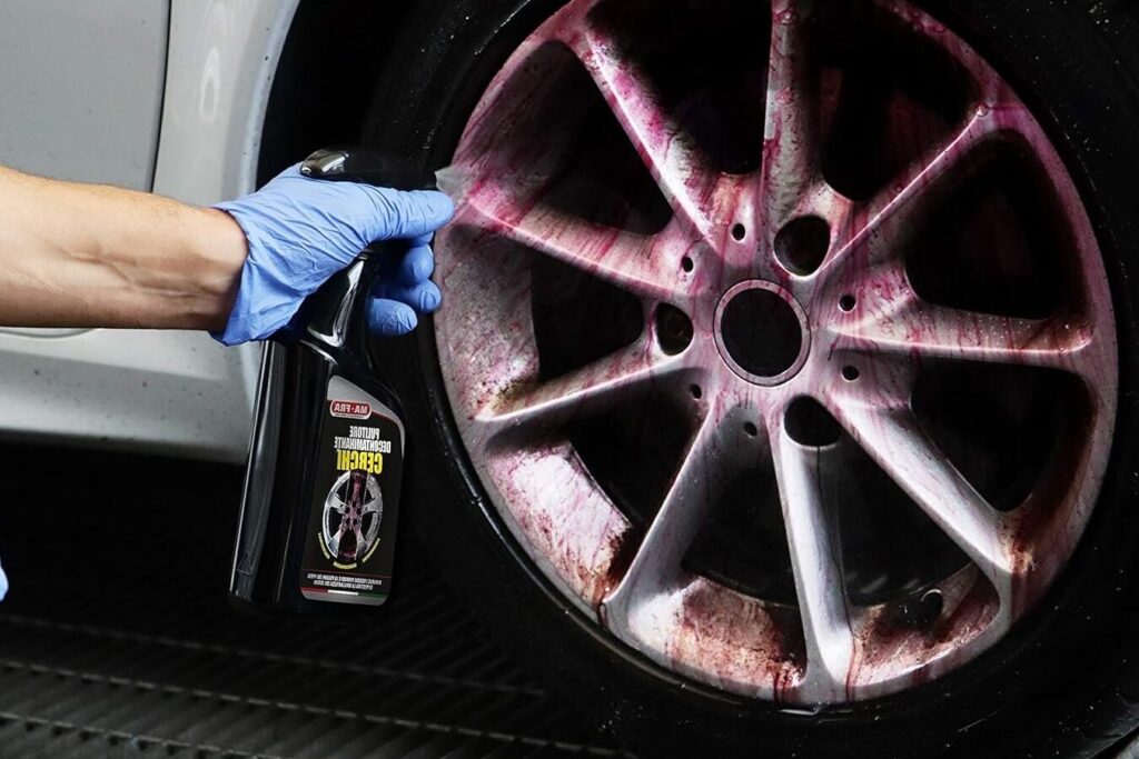Pourquoi utilise-t-on du bicarbonate pour entretenir sa voiture ?