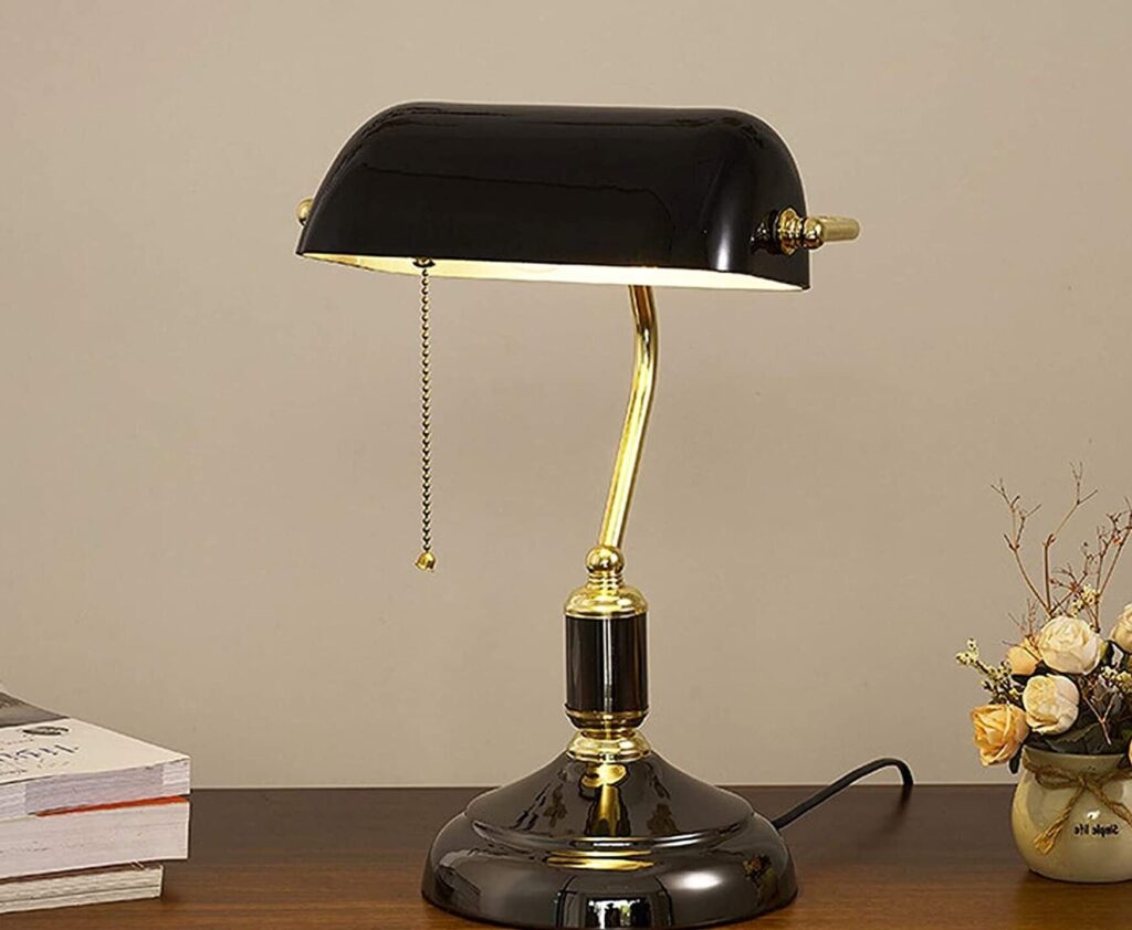 Lampe de banquier : comment choisir le parfait éclairage pour votre bureau ?