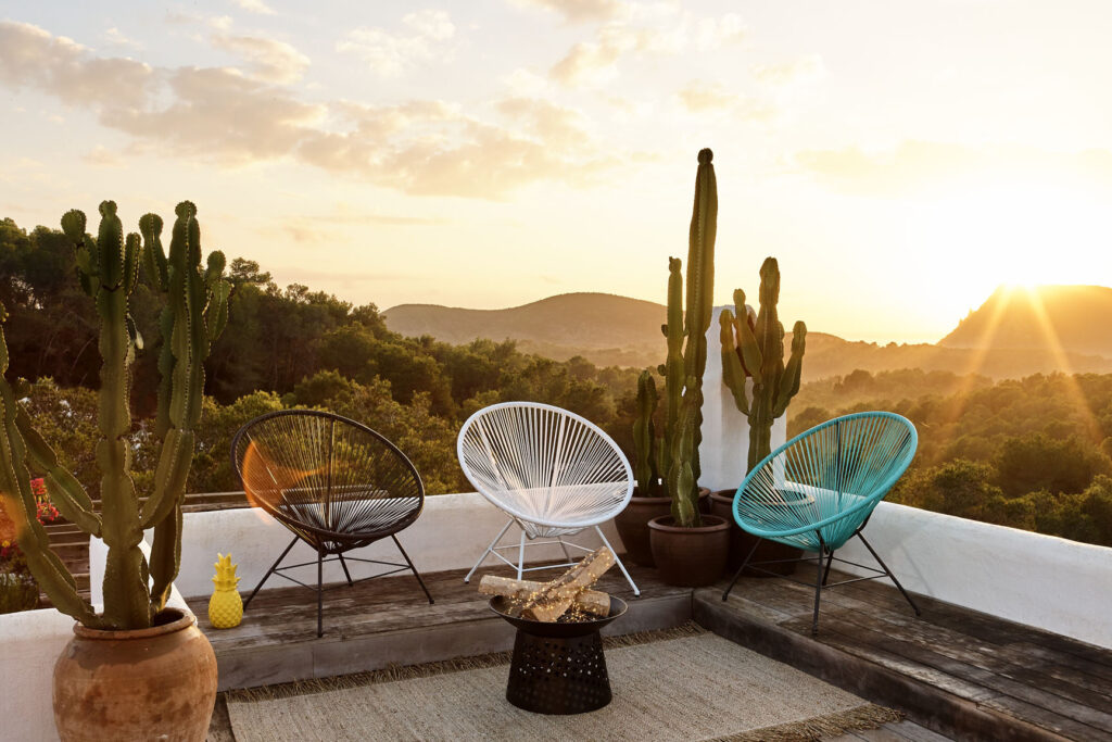 Quels sont les avantages d’adopter un fauteuil Acapulco dans votre décoration intérieure ?